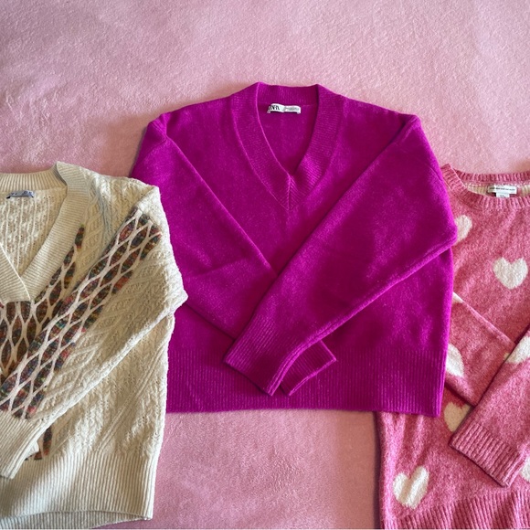 Cute sweaters! S-M-L - Picture 2 of 7